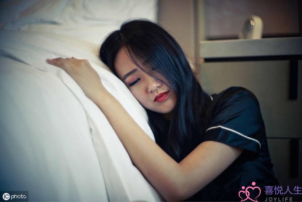 很想一直挽着男朋友(女人为什么喜欢挽着男人的手)-泡学网-喜悦人生,挽回婚姻,分手挽回,经验婚姻,情感挽回,情感咨询,分离小三,泡学书籍