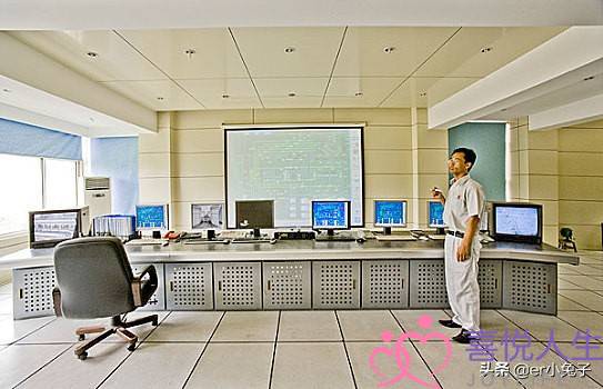 人群中安静不爱说话的人 为什么有些聪明人不爱说话-泡学网-喜悦人生,挽回婚姻,分手挽回,经验婚姻,情感挽回,情感咨询,分离小三,泡学书籍