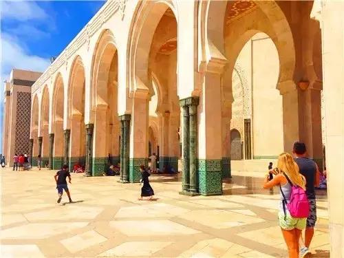 前女友有事老公总是在她身边(请远离和前女友纠缠不清的男人)-泡学网-喜悦人生,挽回婚姻,分手挽回,经验婚姻,情感挽回,情感咨询,分离小三,泡学书籍