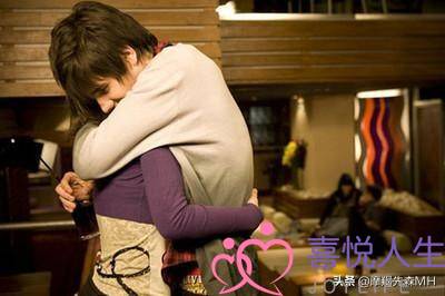 排队的时候怎么抱女朋友(4种情侣拥抱方式)-泡学网-喜悦人生,挽回婚姻,分手挽回,经验婚姻,情感挽回,情感咨询,分离小三,泡学书籍