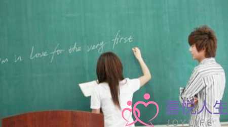 初中同班男生暗恋你的表现，有这3种小表现暴露出来-泡学网-喜悦人生,挽回婚姻,分手挽回,经验婚姻,情感挽回,情感咨询,分离小三,泡学书籍