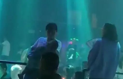 图片[7]-夜店搭讪秘籍：让你轻松俘获心仪对象的心-泡学网-喜悦人生,信息技术交流,展示面,白恋鹤咨询,企业心得分享
